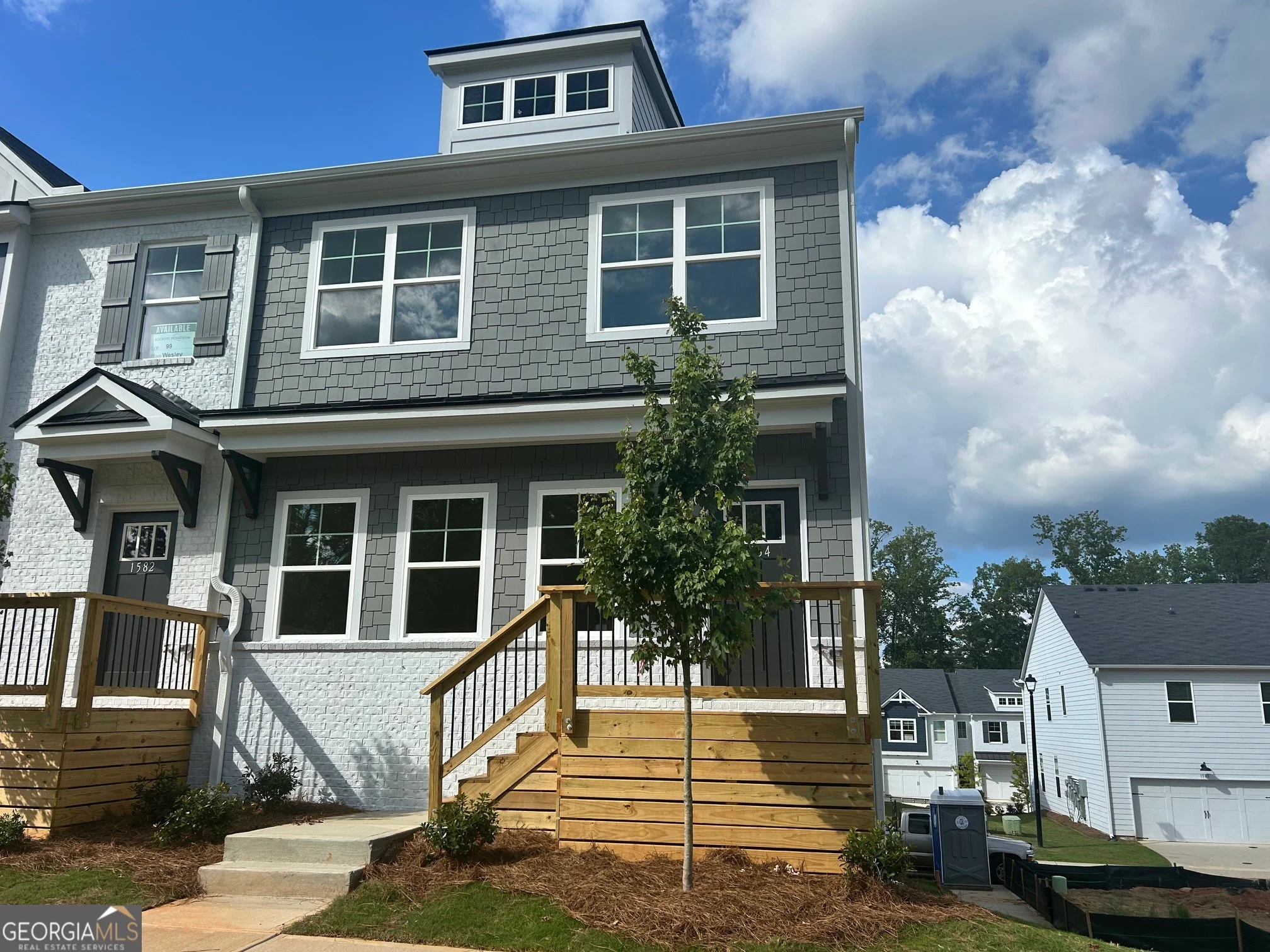 1584 Salem Drive Unit 100