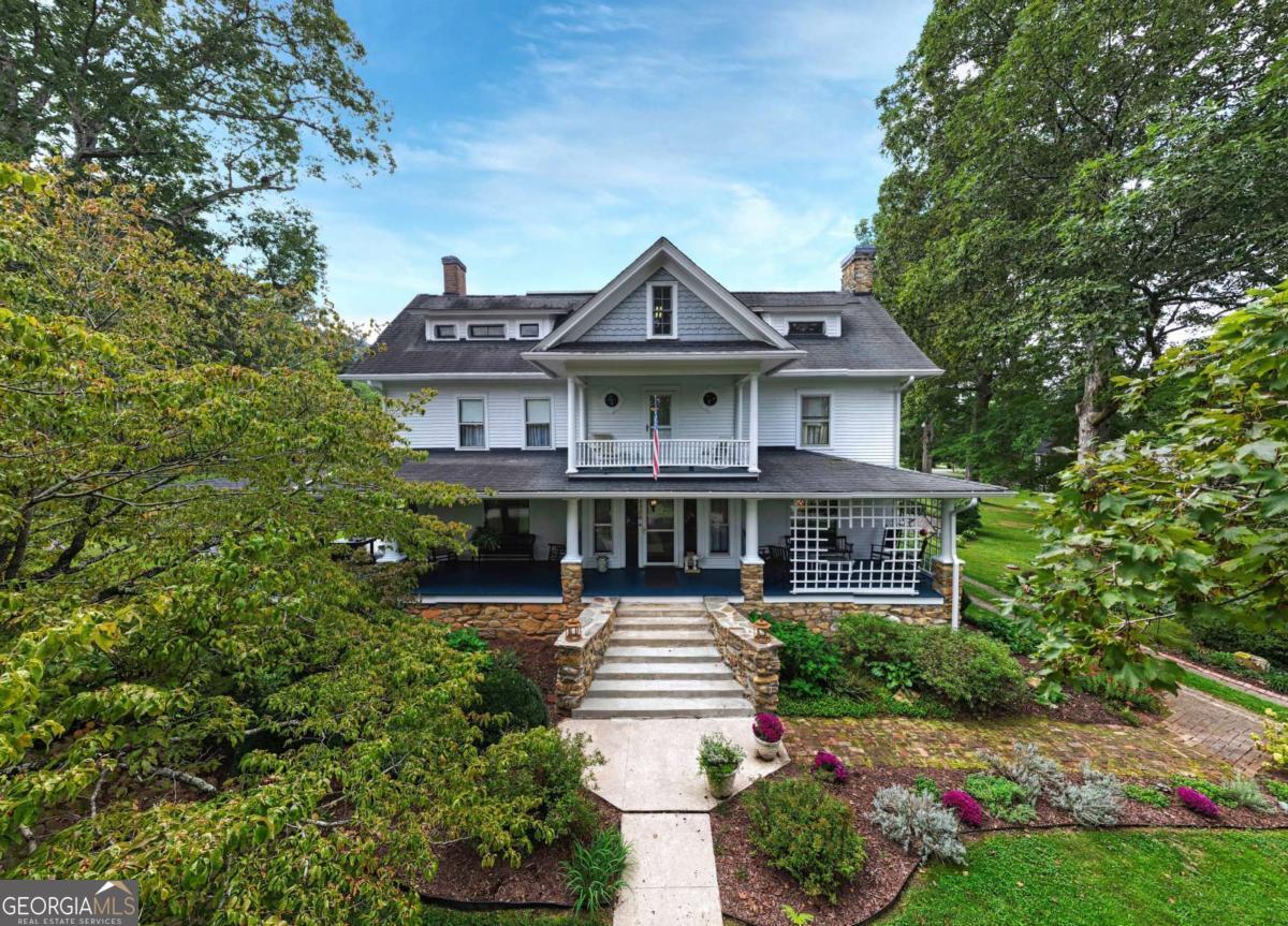 1194 Main ST