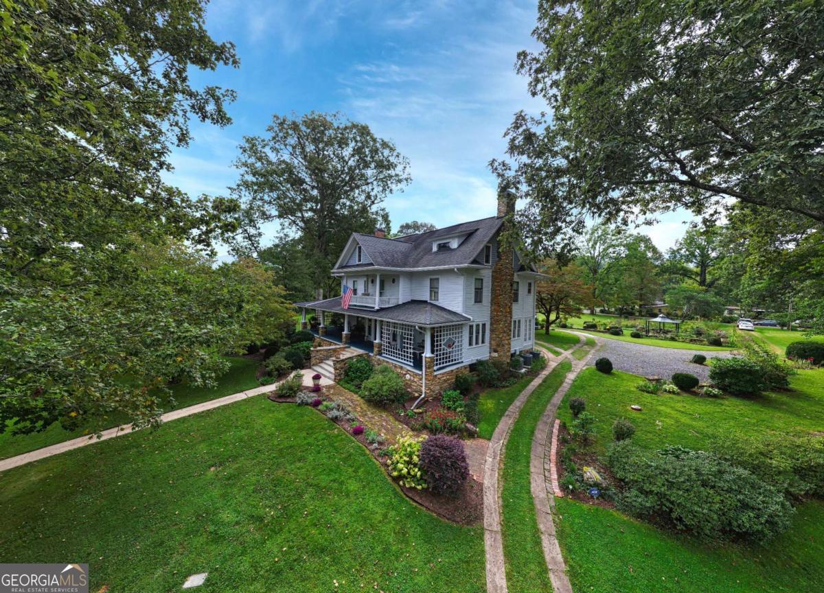 1194 Main ST