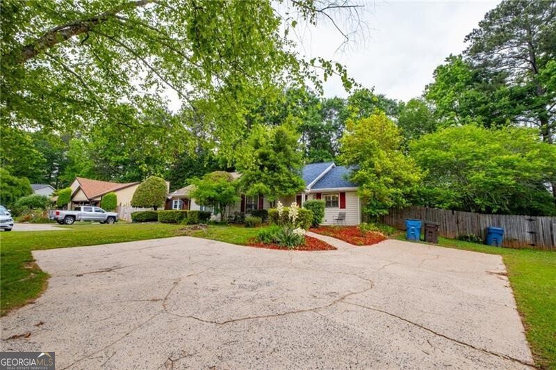 5097 Village Green WAY
