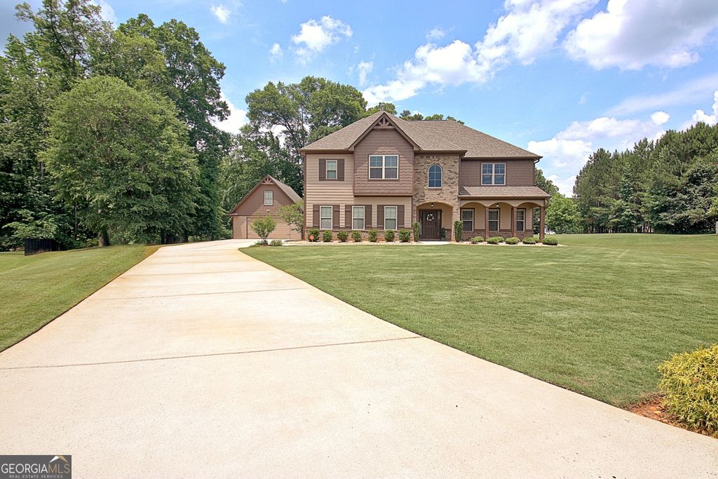 Photo of 375 Grandmas Lane, Fayetteville, GA 30215 (MLS # 10771000)
