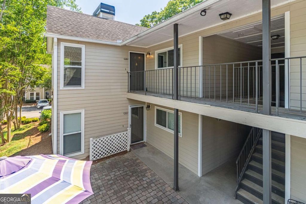 Photo of 1103 Lake Pointe Circle, Roswell, GA 30075 (MLS # 10741174)