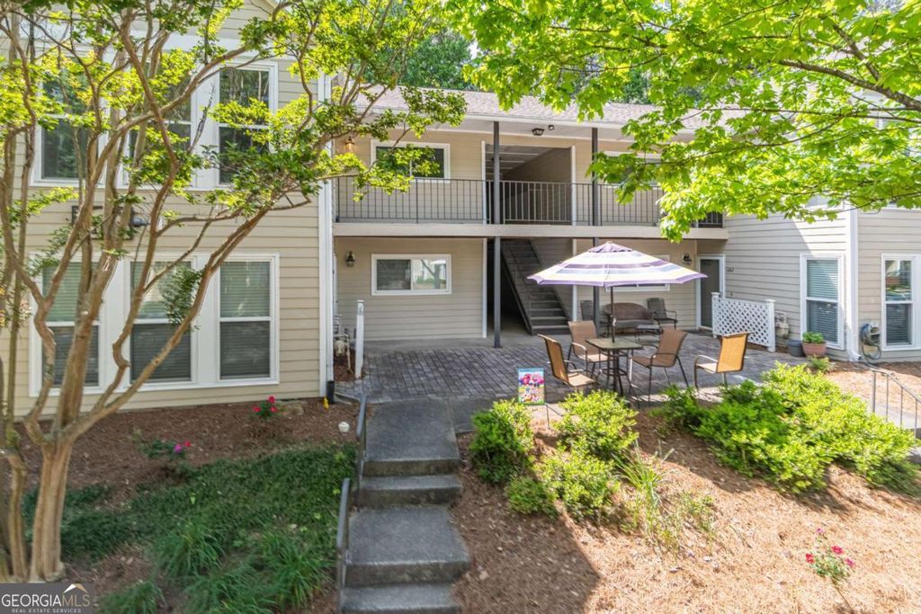 Photo of 1103 Lake Pointe Circle, Roswell, GA 30075 (MLS # 10741174)