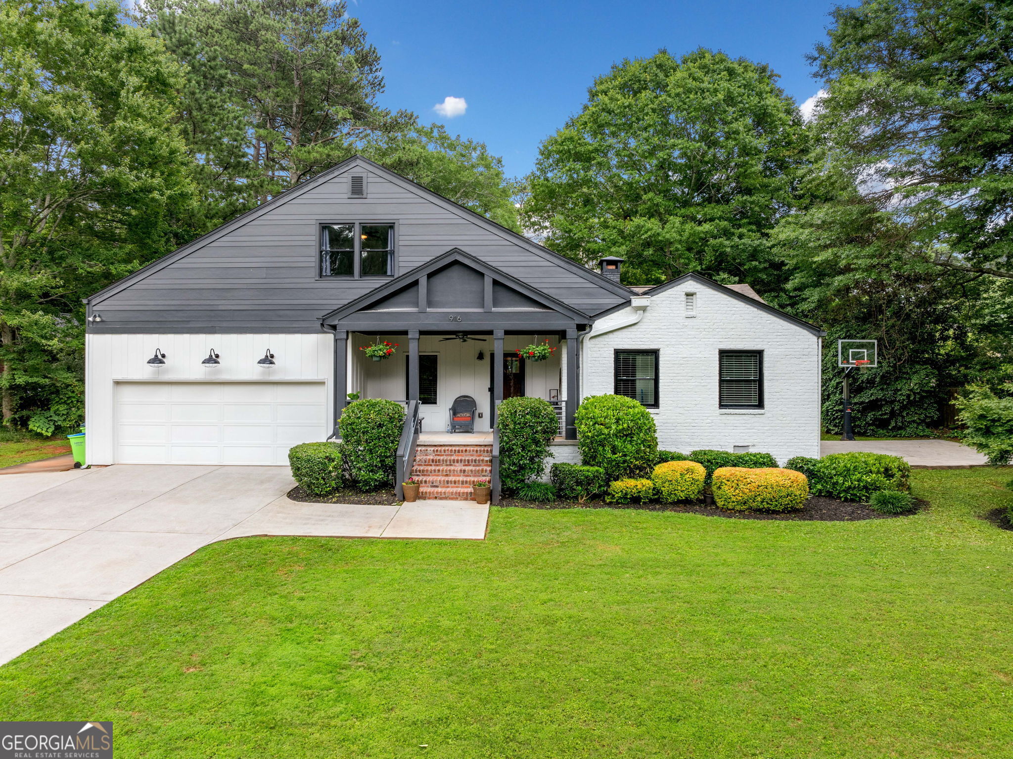 916 Stratford RD