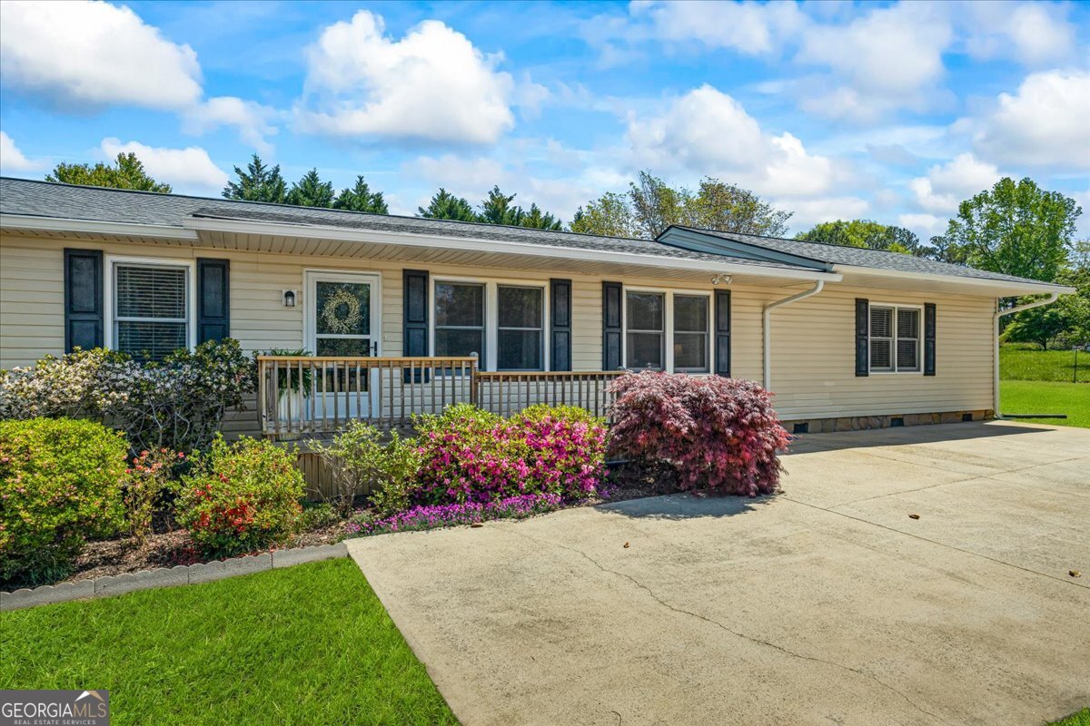 424 N Green CIR