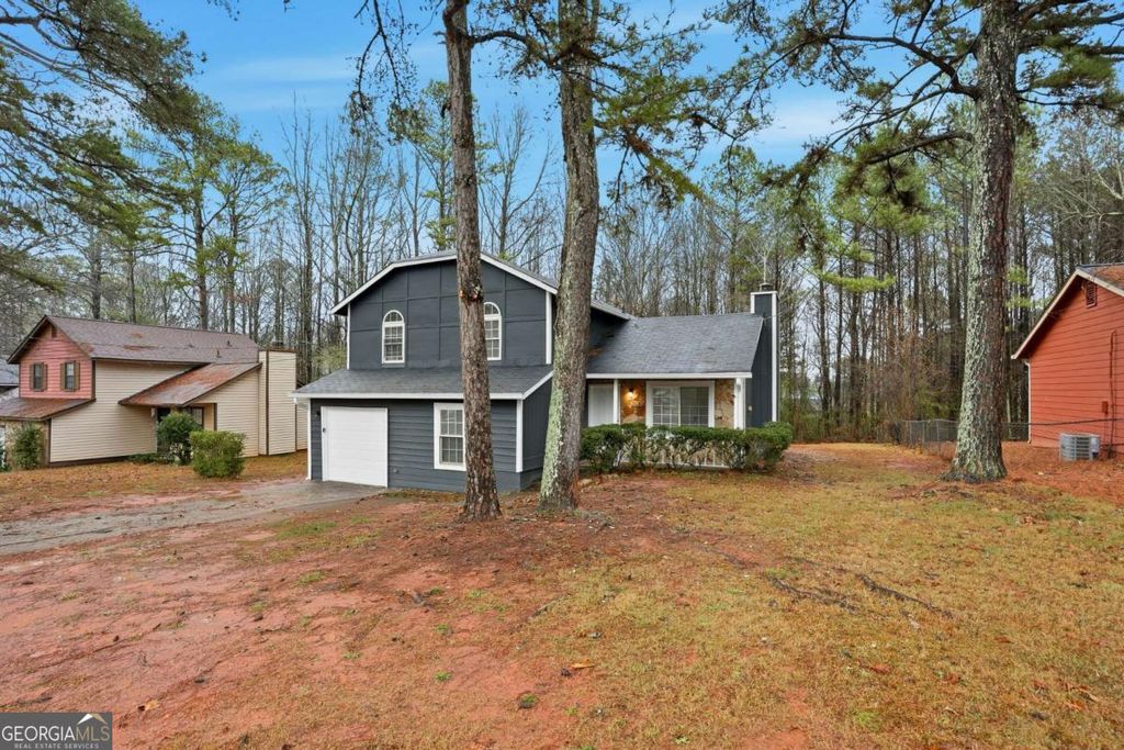 Photo of 1045 Forest Path, Stone Mountain, GA 30088 (MLS # 10671082)