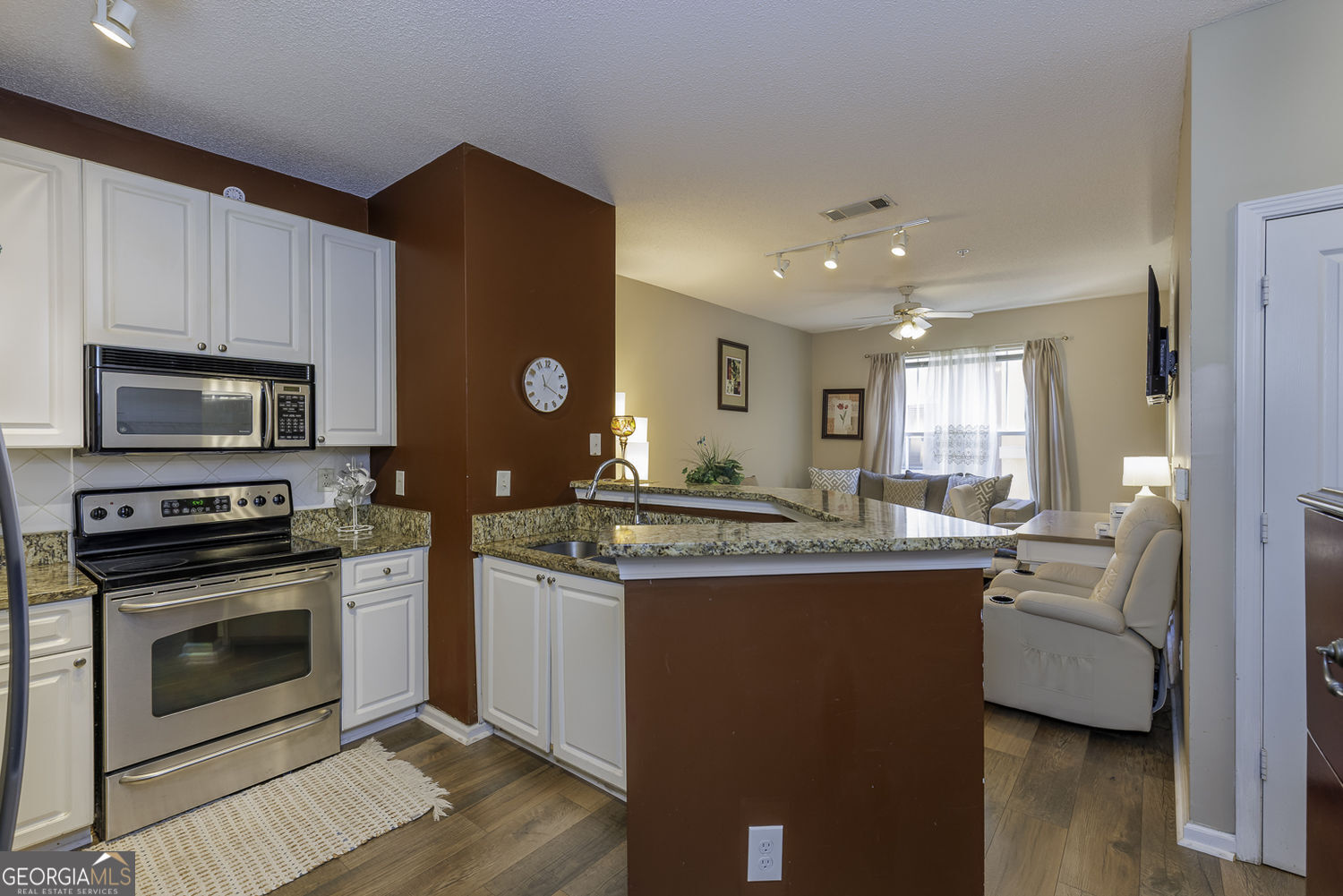 10 Perimeter Summit BLVD #2302