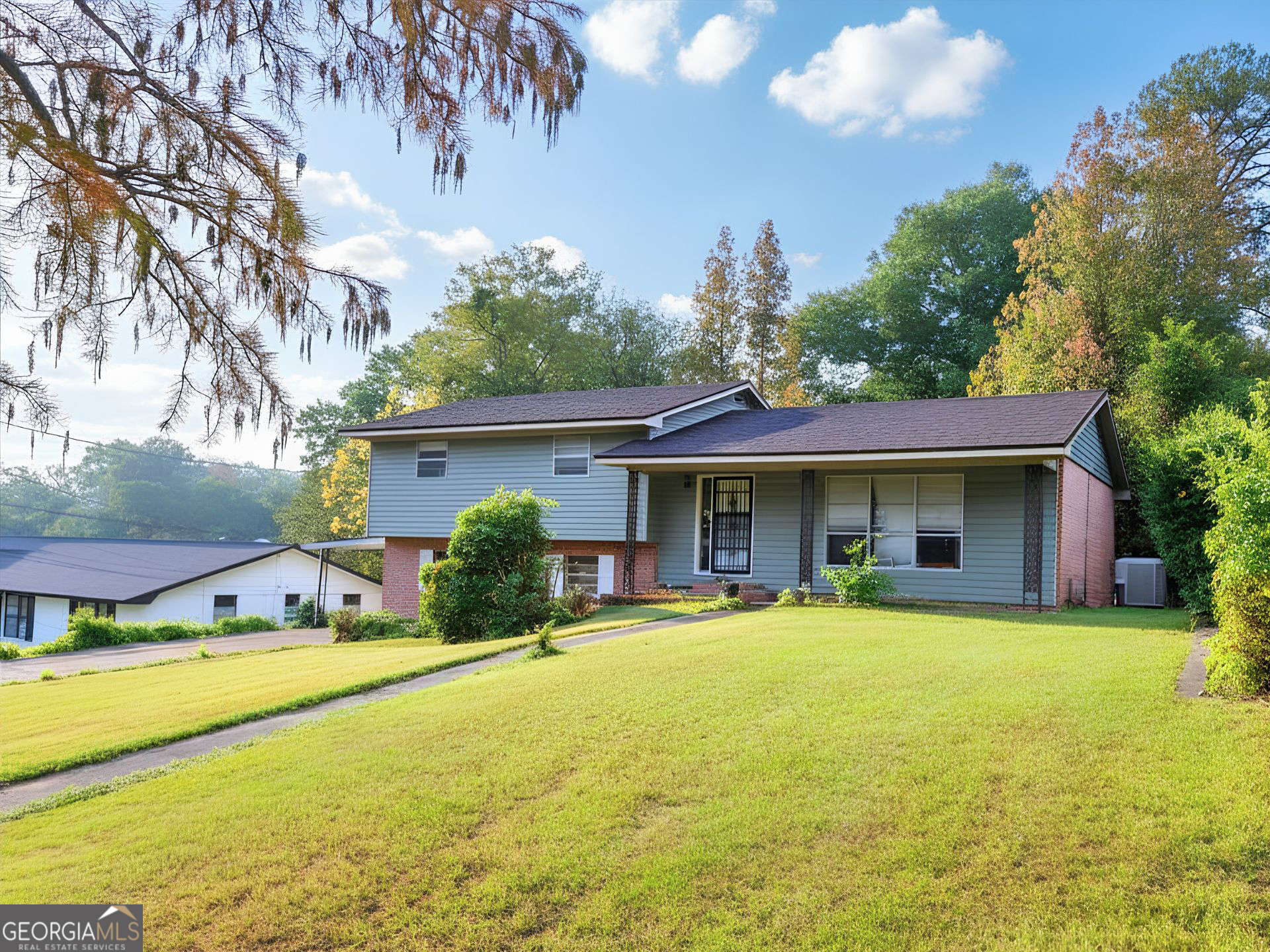 4526 Kenesaw DR