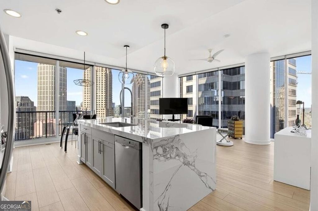 Photo of 1080 Peachtree Street NE #2202, Atlanta, GA 30309 (MLS # 10693236)