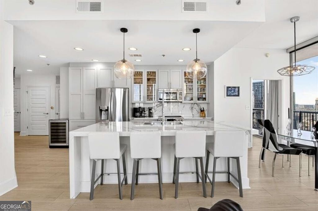 Photo of 1080 Peachtree Street NE #2202, Atlanta, GA 30309 (MLS # 10693236)