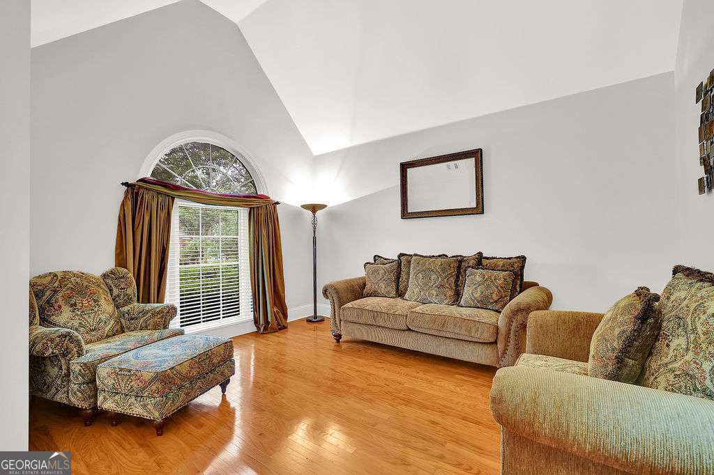 3485 Highcroft CIR