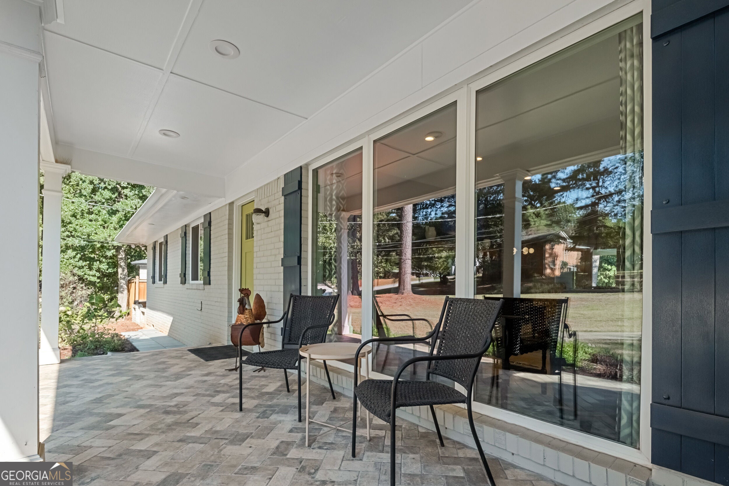 1086 Chatsworth DR