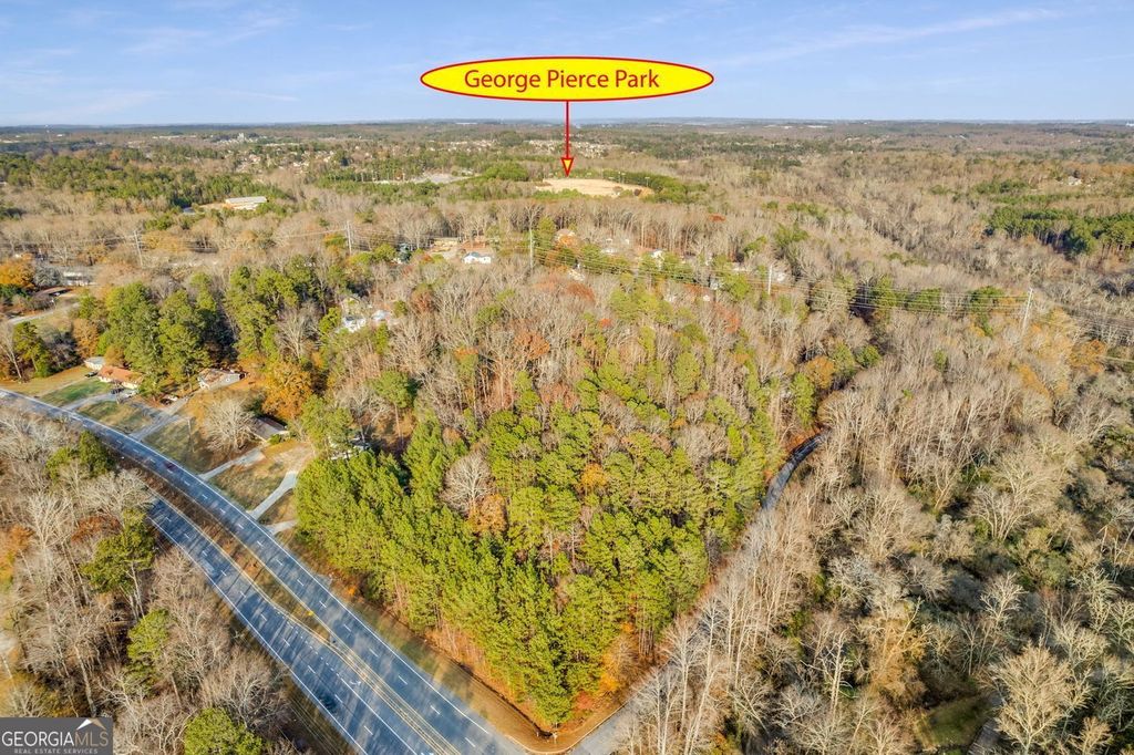 Photo of 0 Mohawk Trail, Suwanee, GA 30024 (MLS # 10652266)