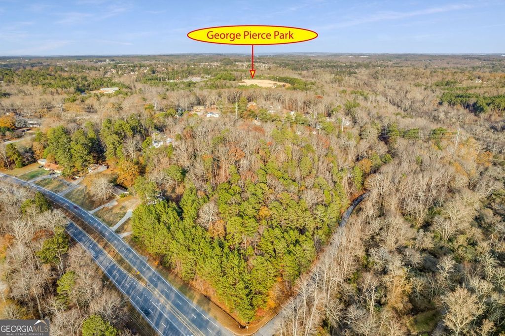Photo of 0 Mohawk Trail, Suwanee, GA 30024 (MLS # 10652266)