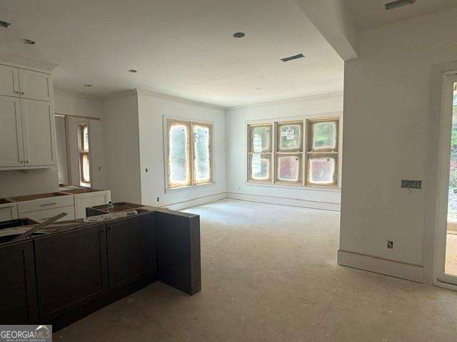 2932 Surrey LN