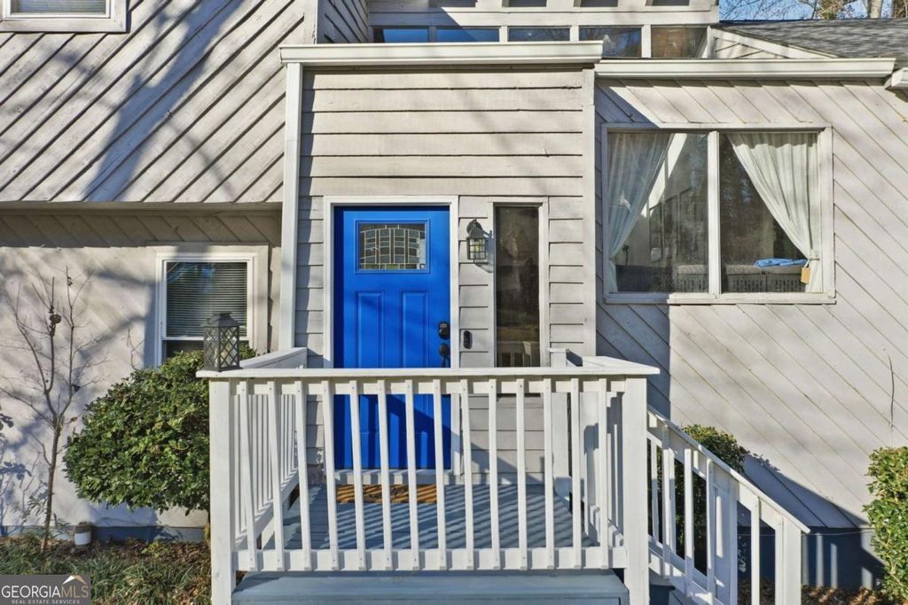 Photo of 3981 Lookout Point Drive, Marietta, GA 30066 (MLS # 10664264)