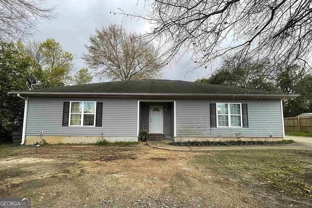 Photo of 806 E Church Street, Fort Valley, GA 31030 (MLS # 10669955)