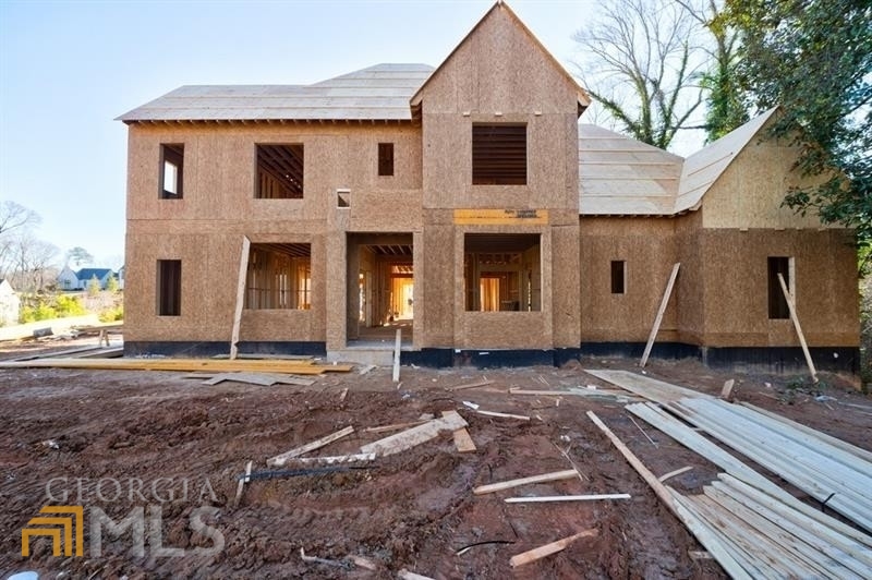 Gorgeous new construction home in sought-after Jackson school district. Entrance foyer leads to office, chef's kitchen w/stone counters, stainless appls, island & opens to the great rm w/beamed ceilings & fireplace. Great covered porch off of the breakfast rm- ideal for entertaining. Sought-after master on main w/dual walk-in closets & spa-like bath overlooking the saltwater pool & backyard. Mudroom/laundry on main. Upper level has 4 spacious bedrooms w/en-suite baths & bonus rm. Finished basement & guest suite above the garage. 3 car garage & porte cohere.