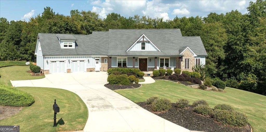 Photo of 617 Skyland Drive, Hoschton, GA 30548 (MLS # 10852766)