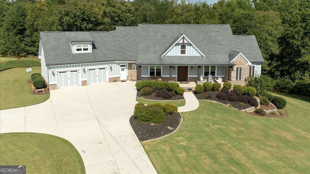 Photo of 617 Skyland Drive, Hoschton, GA 30548 (MLS # 10852766)