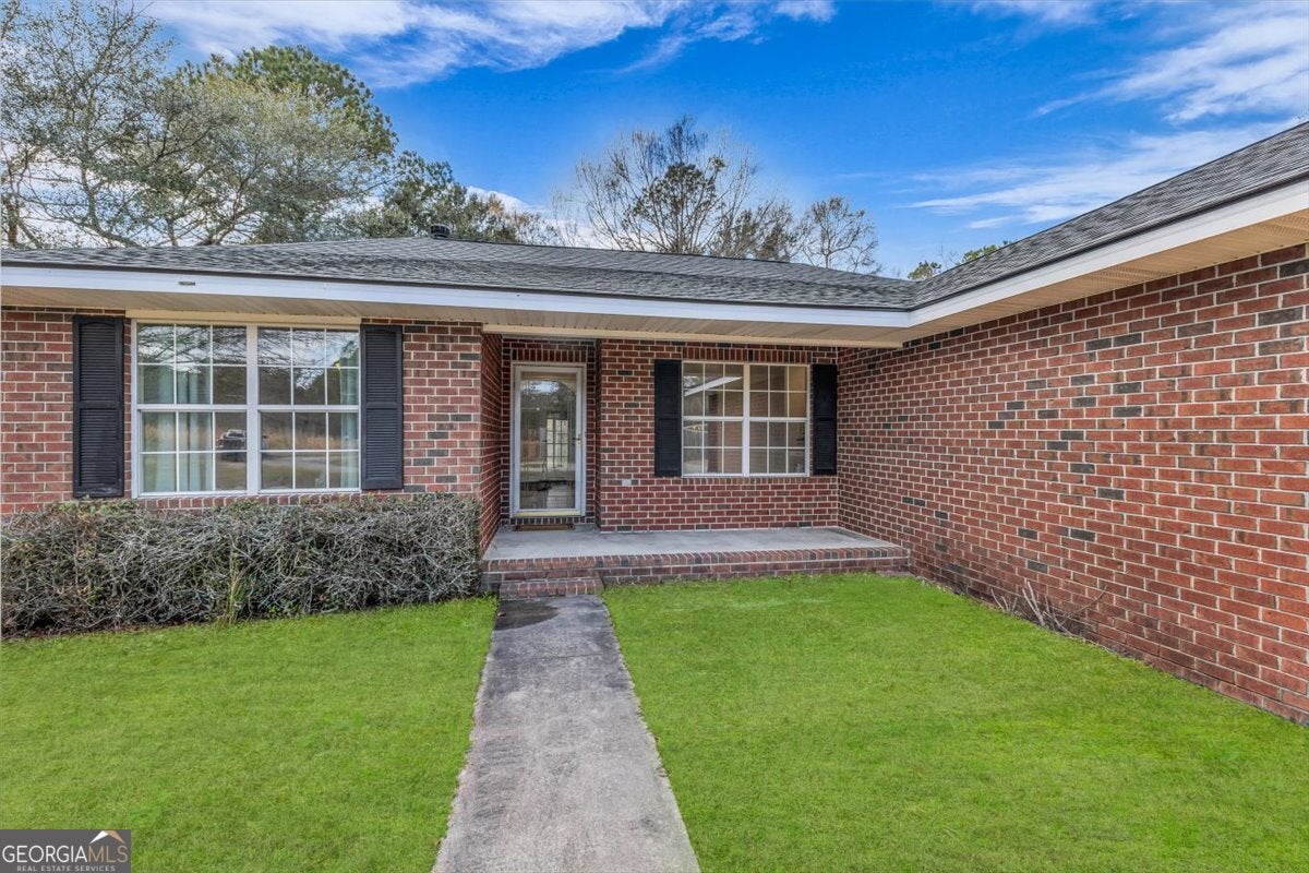 153 Hughes DR