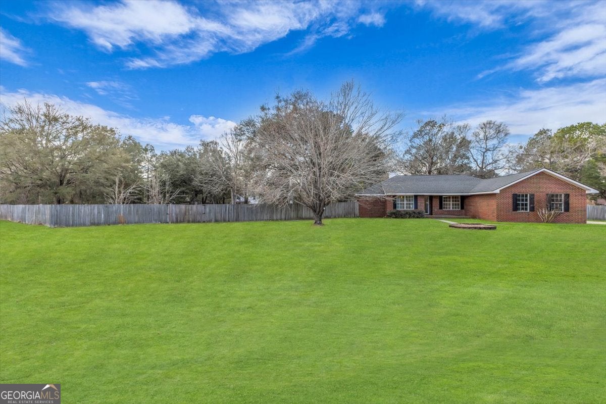 153 Hughes DR