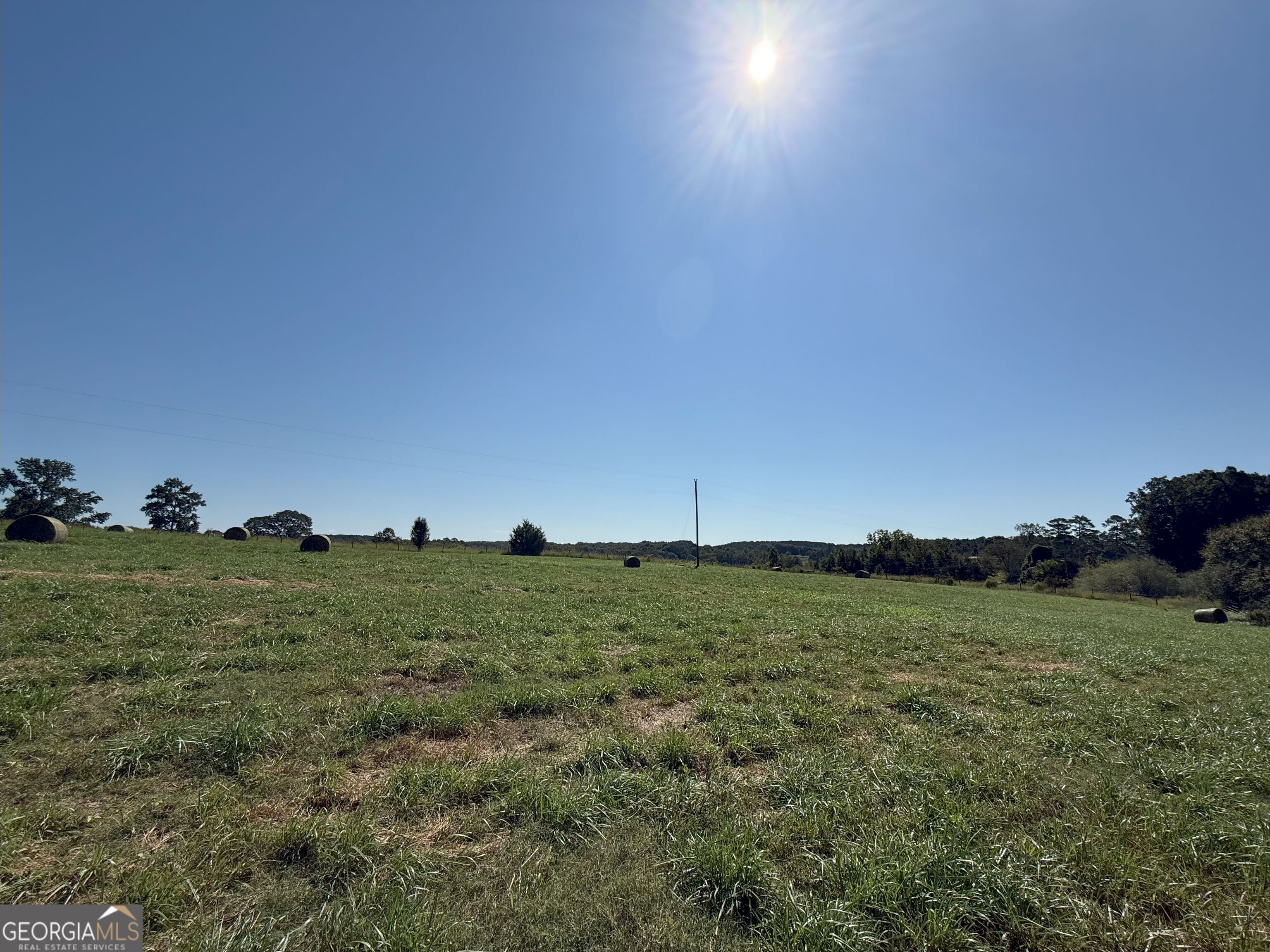 9.53+- Acres located 399 WL Williams Rd, Commerce. This property host level to rolling topography, and is located just 5 miles from Commerce, less than 10 minutes from Interstate 85 and 22 minutes from Athens. If you've been searching for a spot in Rural Georgia to call home that's fully fenced and close to everything but still in the country, you've found it right here! With a Perc test on file, and internet & Power available, The options are plentiful! On top of this place hosting fescue & Bermuda pasture Along with a great mix of Huge hardwoods encompassing the rear of the property, providing an excellent habitat for deer, and maybe even a turkey or two. If you've been dreaming of calling rural Jackson county home without a HOA, Here's your chance! Call today to schedule a ATV driven tour!