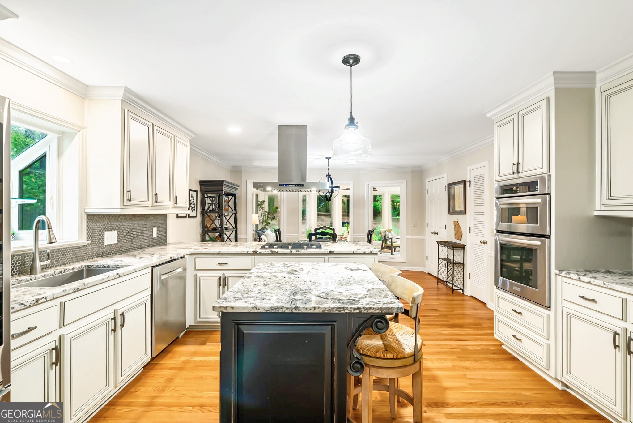450 W Spalding DR