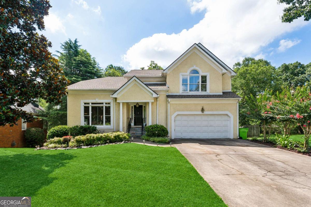 16 ANCIENT OAK CT NE