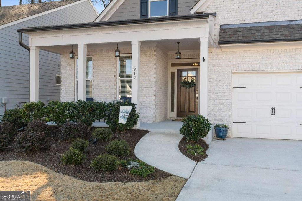 Photo of 912 Lucky Lane, Woodstock, GA 30188 (MLS # 10676922)