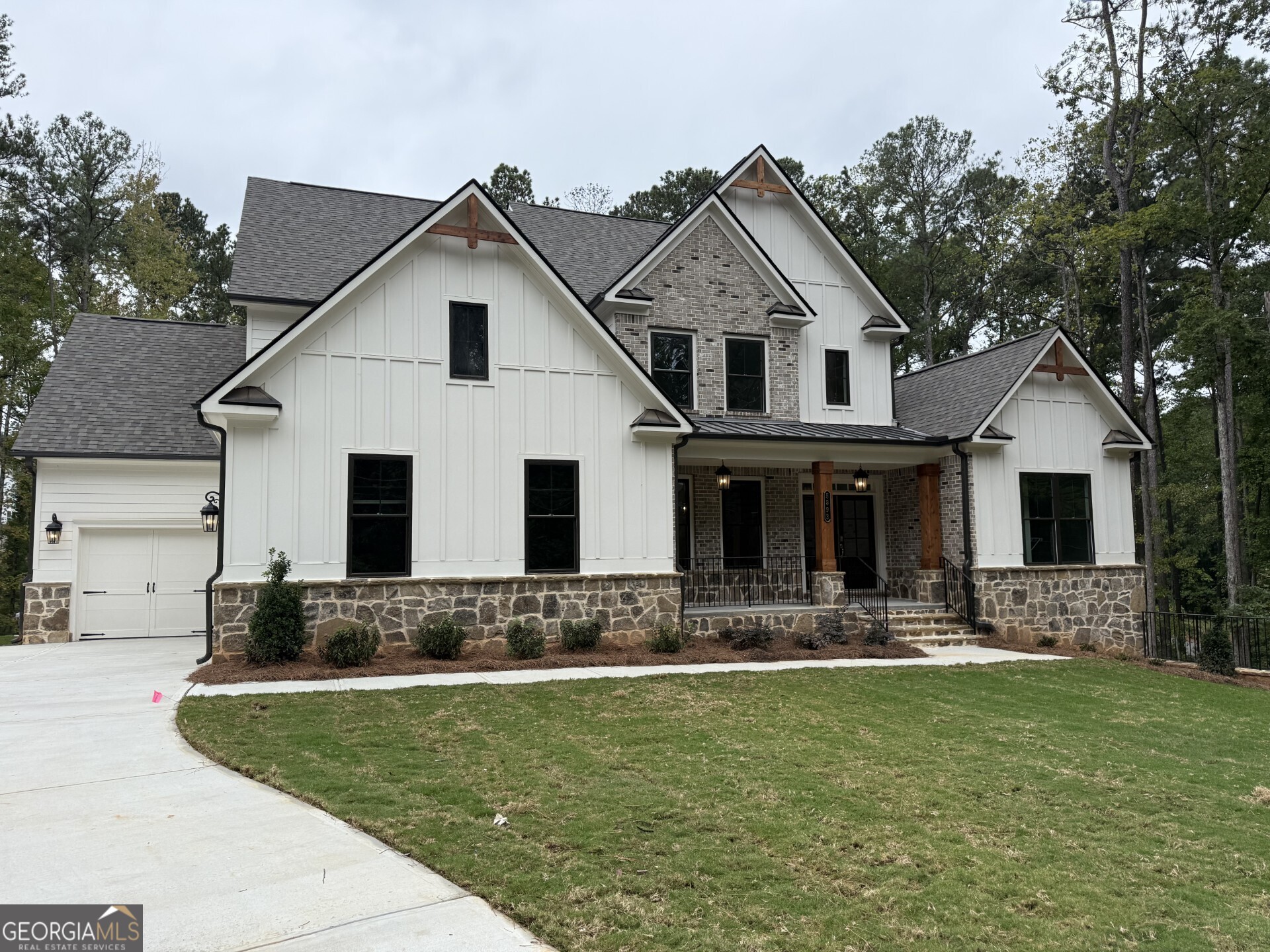 5893 Fords RD