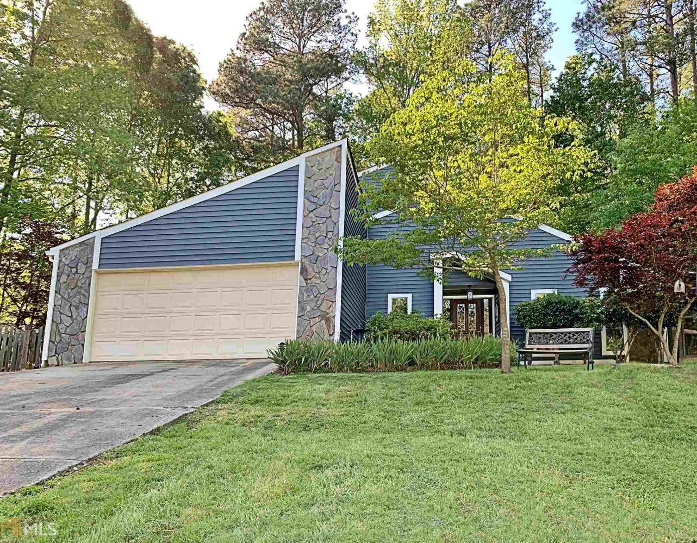 Just Cute as a Button. Open Light and Airy - Huge Great room, 3 Bedrooms-Master on Main Level, 2 full tile Baths, cathedral great room with stone fireplace, Plus Sun Porch and Plant room Area. New Siding, New Patio. Upstairs is Enormous Loft/Bonus Room That Could be Divided into 2 Additional Bedrooms Without Much Work. Great Space for Kids and Teens. Cul De Sac Lot in Peachtree City Close to several parks, pool, soccer fields, tennis courts, shopping, schools, and more.
