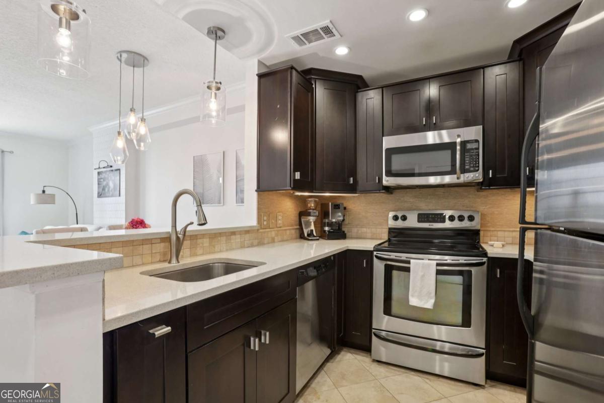 1101 Juniper ST NE 1012