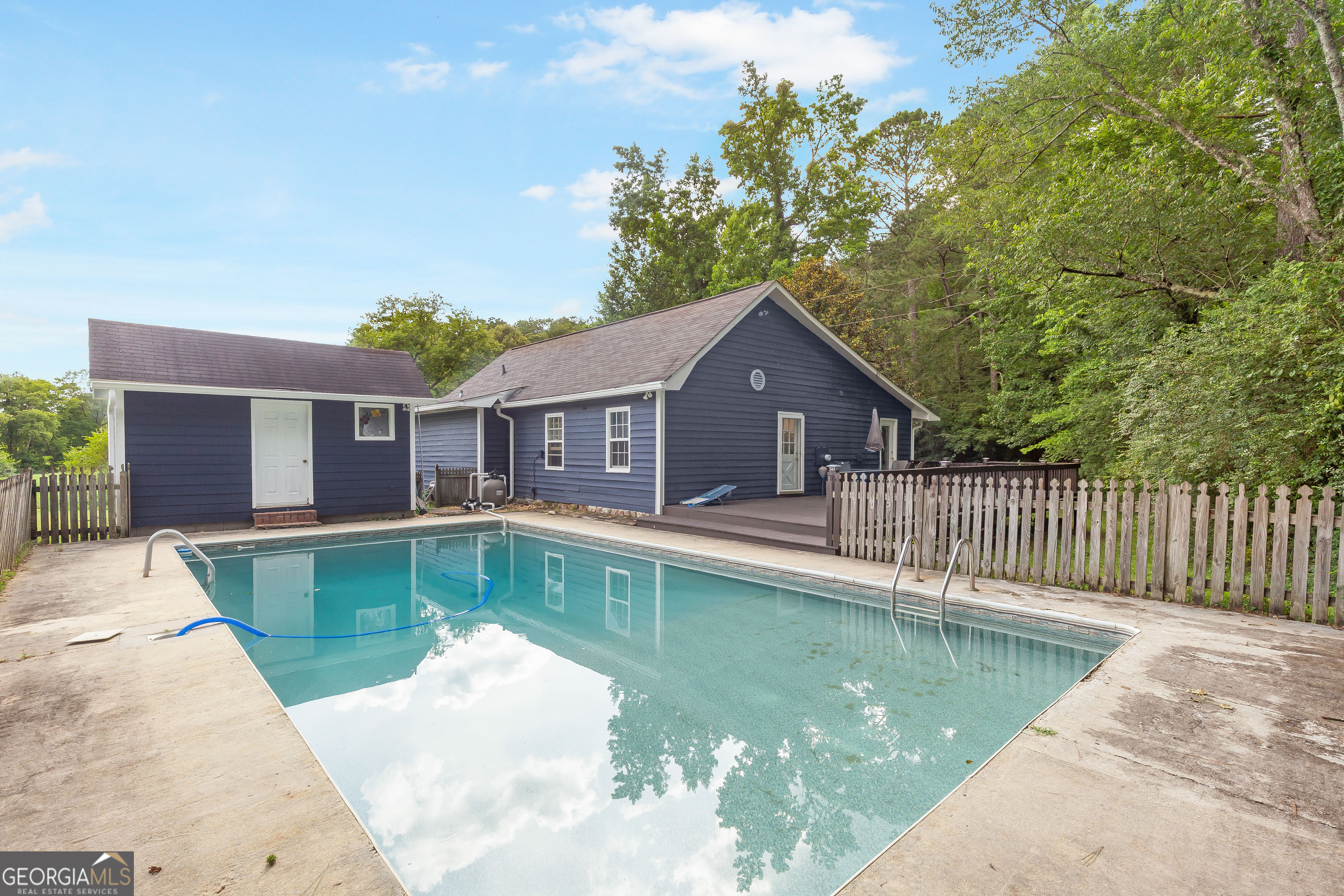 412 Perry RD