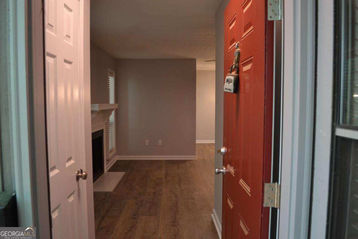 5066 Woodridge WAY