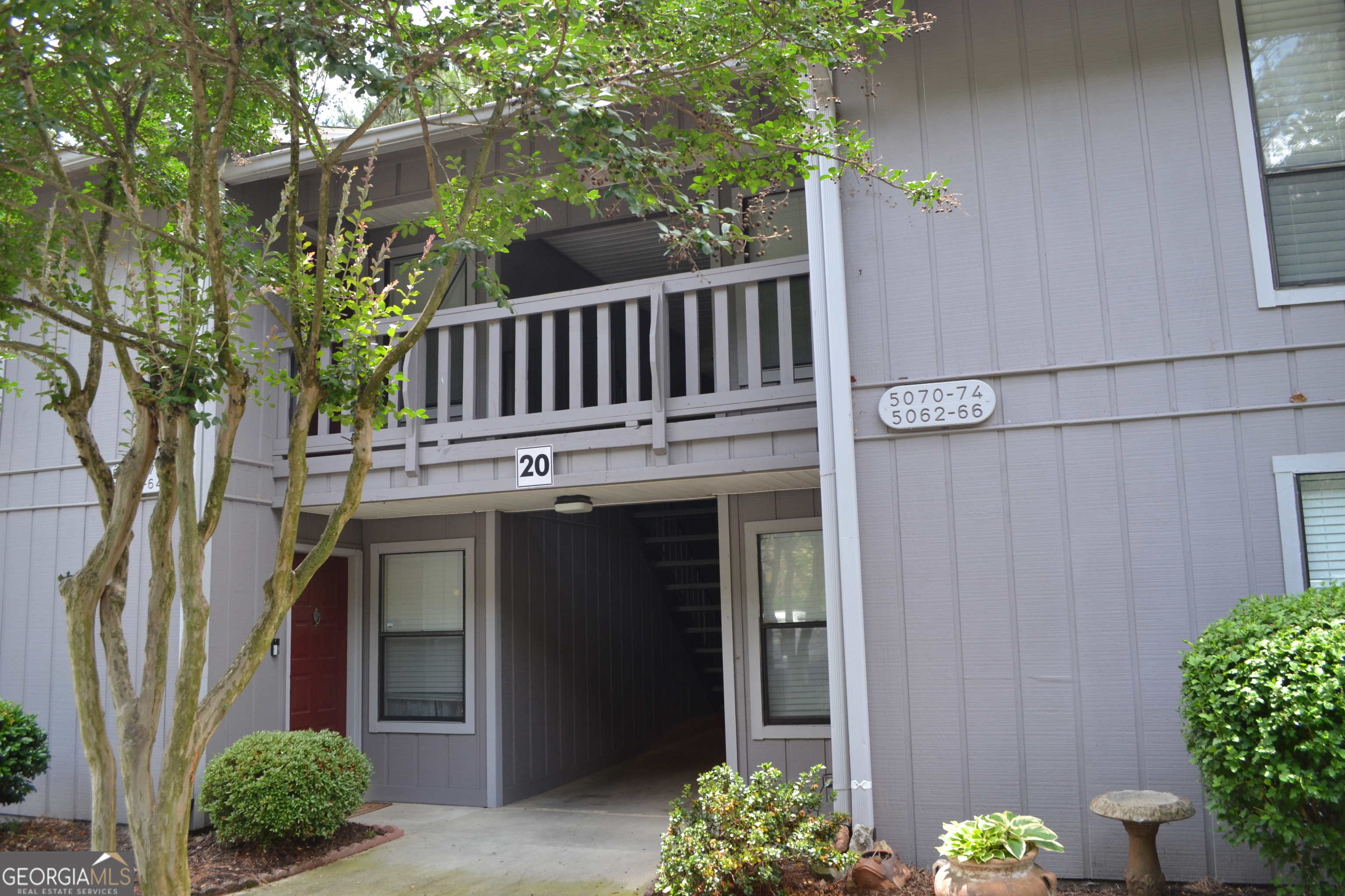 5066 Woodridge WAY