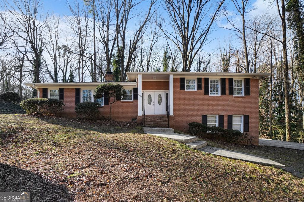 Photo of 4550 Lanark Drive SW, Atlanta, GA 30331 (MLS # 10688288)