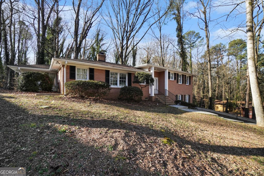 Photo of 4550 Lanark Drive SW, Atlanta, GA 30331 (MLS # 10688288)