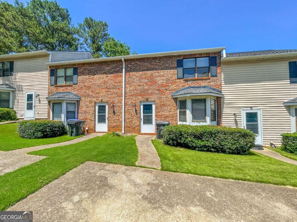 Charmingly updated 2 bed 2.5 bath townhouse with a cozy fireplace in the living room. Granite countertops in kitchen and baths, stainless steel appliances with ceiling fans, and newer flooring throughout. Has a fenced-off backyard for privacy with a deck, storage room, and dedicated parking. Conveniently located near GA 400, Great schools: Hembree Springs Elementary, Elkins Point Middle, Milton High School, and shops. Hurry before it is gone! In-unit washer/dryer This property is eligible for deposit alternative coverage in lieu of a security deposit. Eligibility requirements apply. For details and enrollment, please contact our leasing team and enjoy a deposit-free renting experience! Specialized Property Management residents are enrolled in the Resident Benefits Package (RBP) for $42.00/month which includes tenant legal liability insurance, HVAC air filter delivery (for applicable properties), credit reporting, renter rewards program, and much more!
