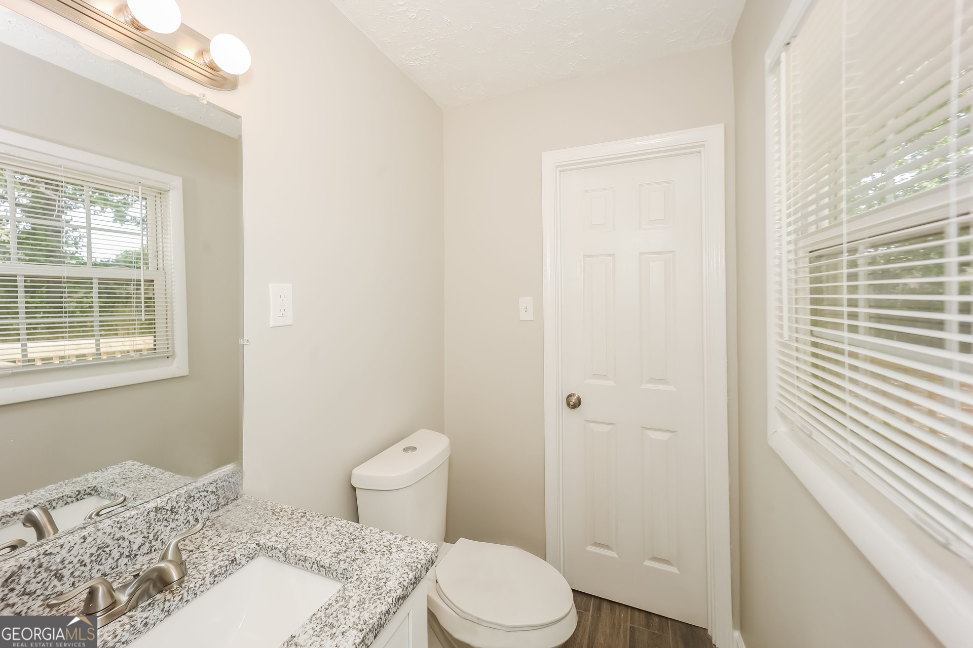 Mountain View Plaza - Residential Lease