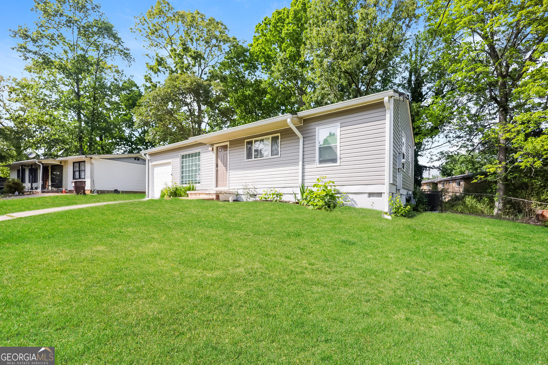 Mountain View Plaza - Residential Lease