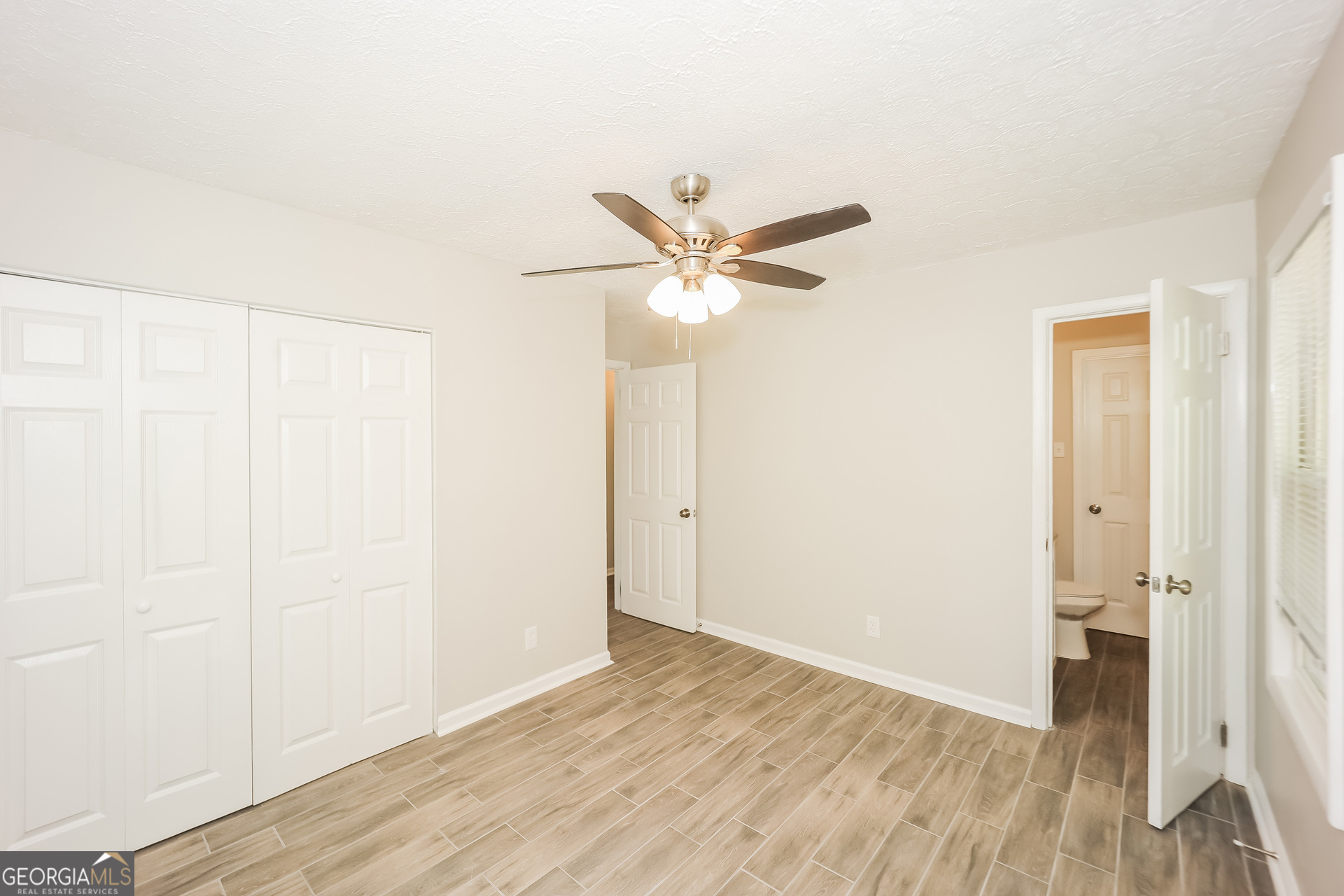 Mountain View Plaza - Residential Lease