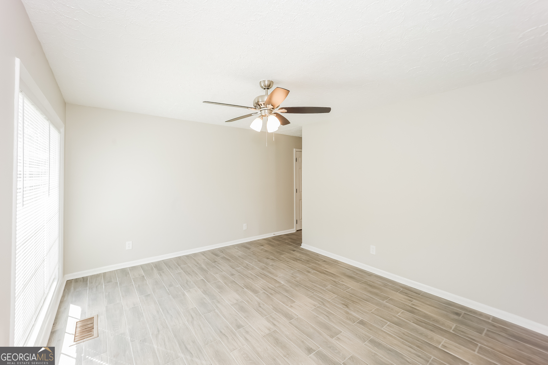 Mountain View Plaza - Residential Lease