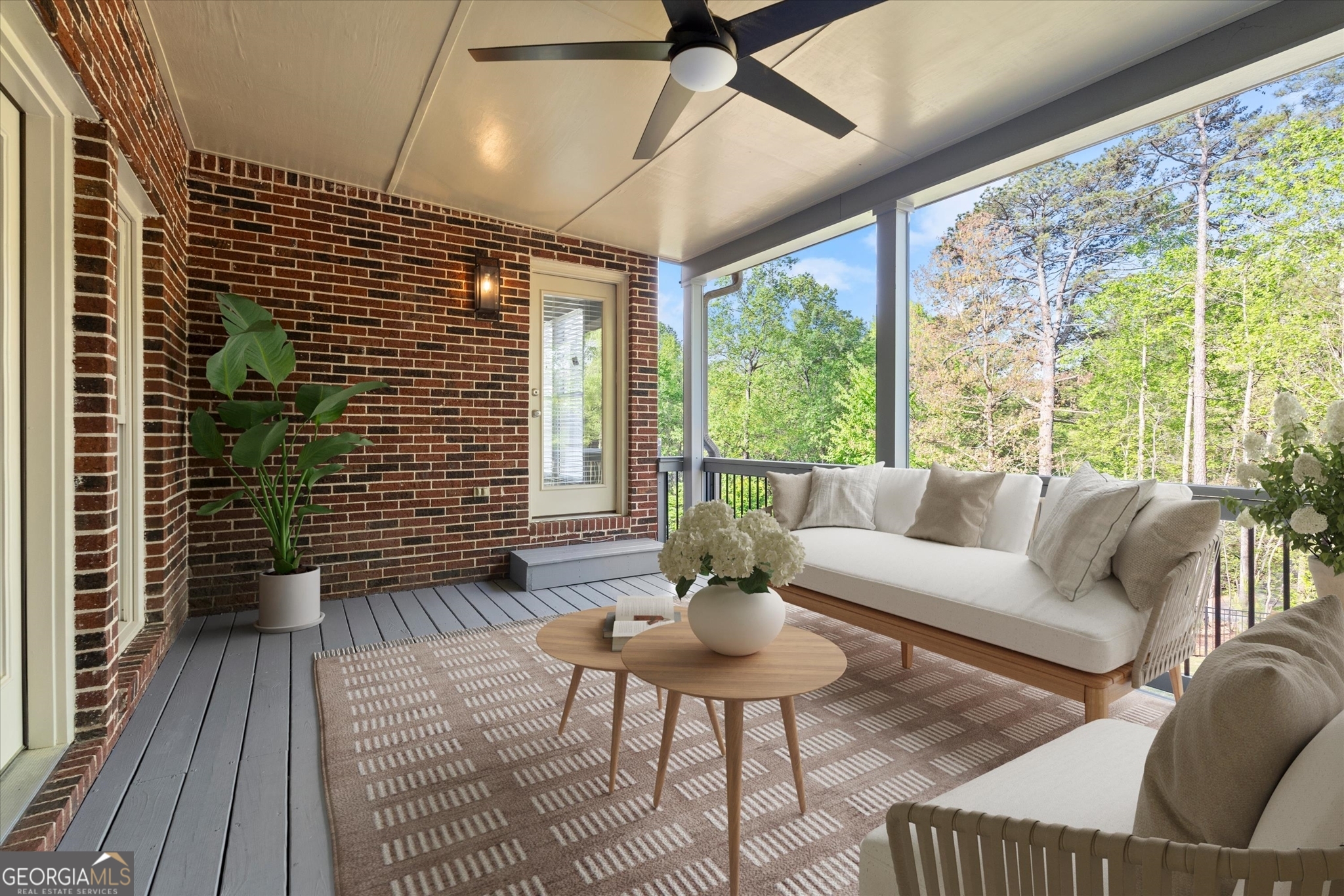 1043 Towne Lake Hills East