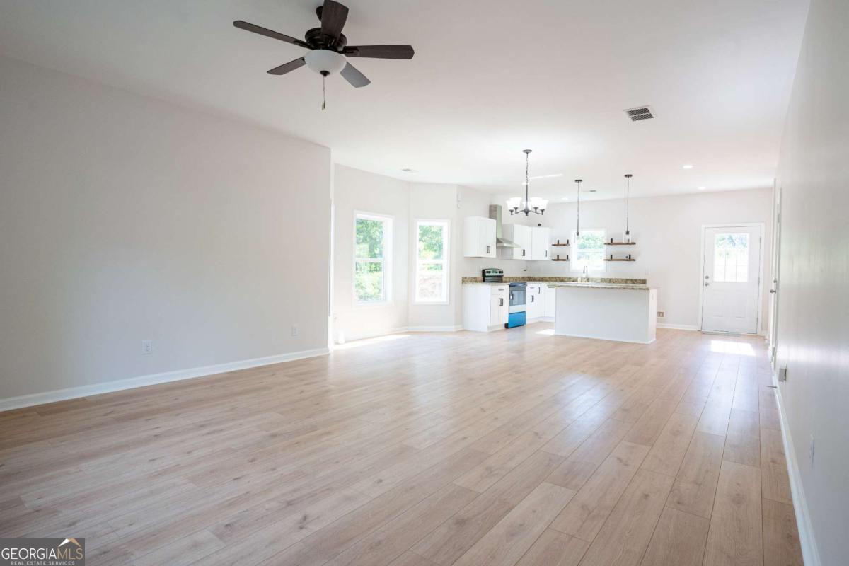 119 Jackson ST NE
