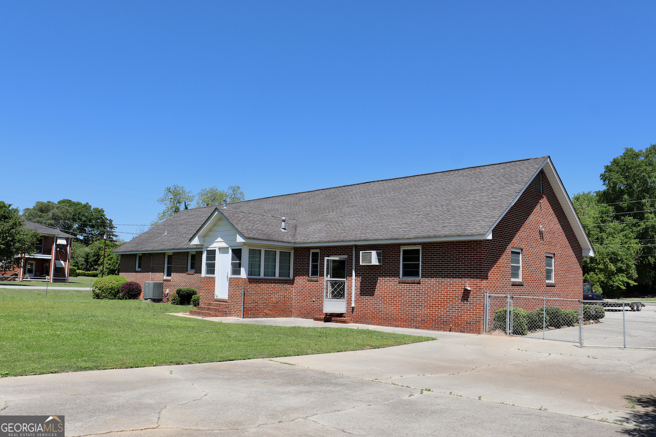 5864 Porterfield CIR