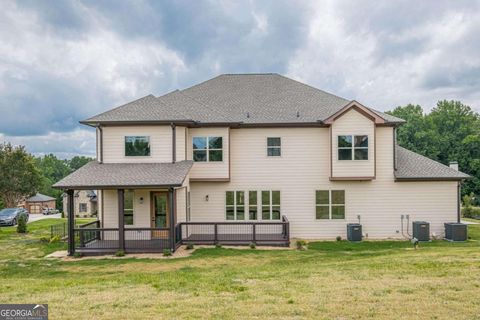 A home in Dacula