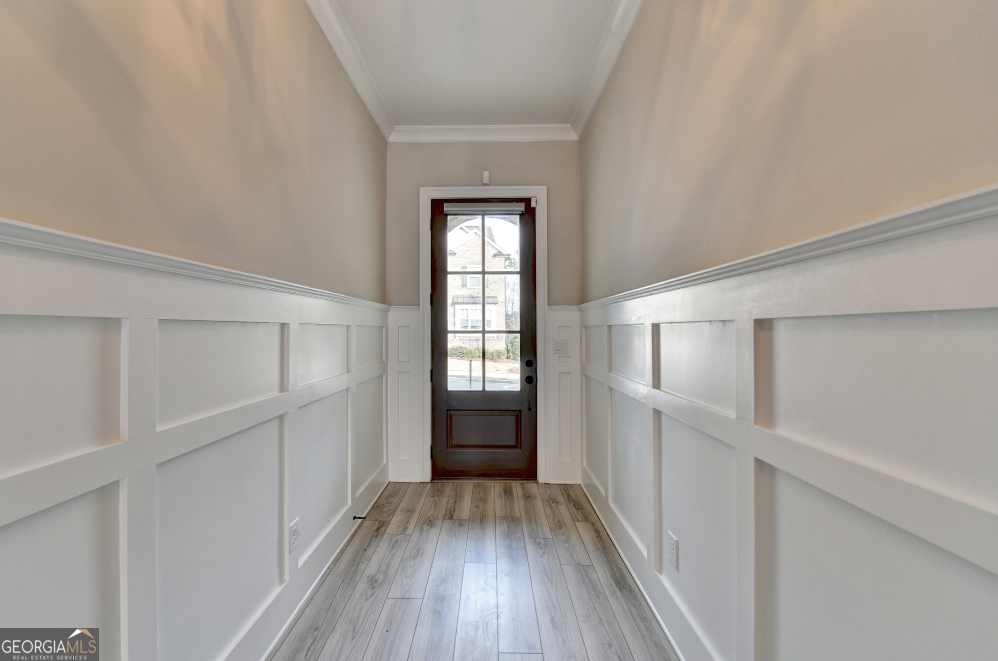 6585 Creekview CIR