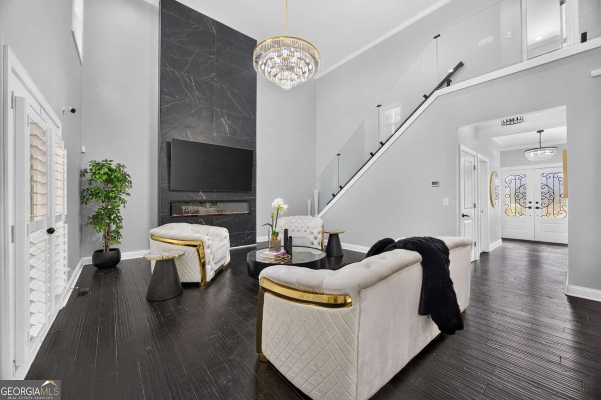 4492 Muhammad DR