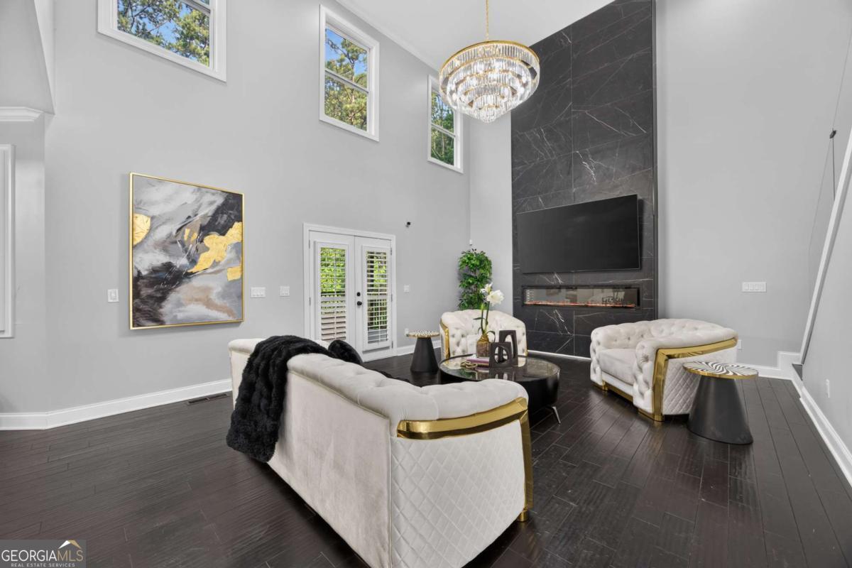 4492 Muhammad DR